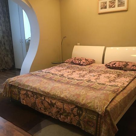 Hotel Service Predslava On Antonovicha Street キエフ エクステリア 写真