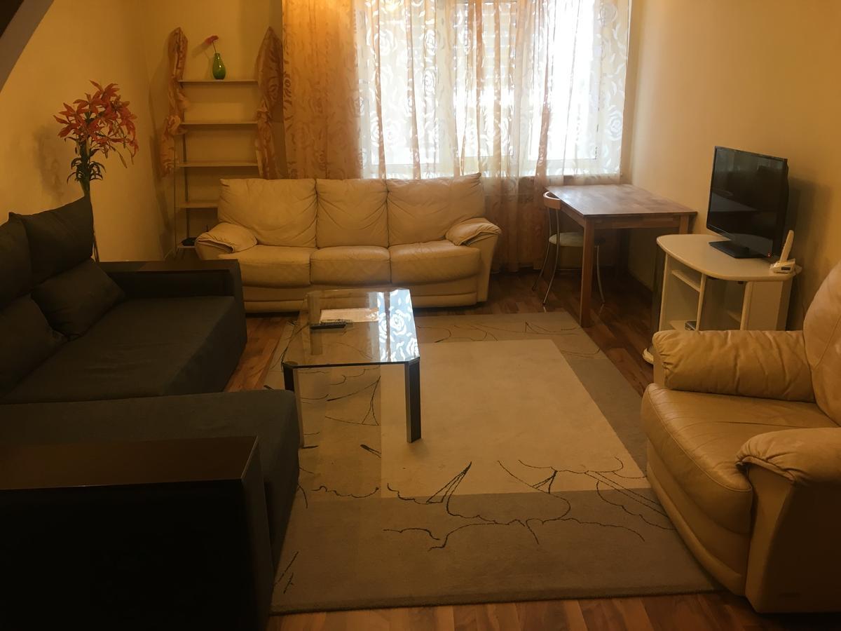 Hotel Service Predslava On Antonovicha Street キエフ エクステリア 写真