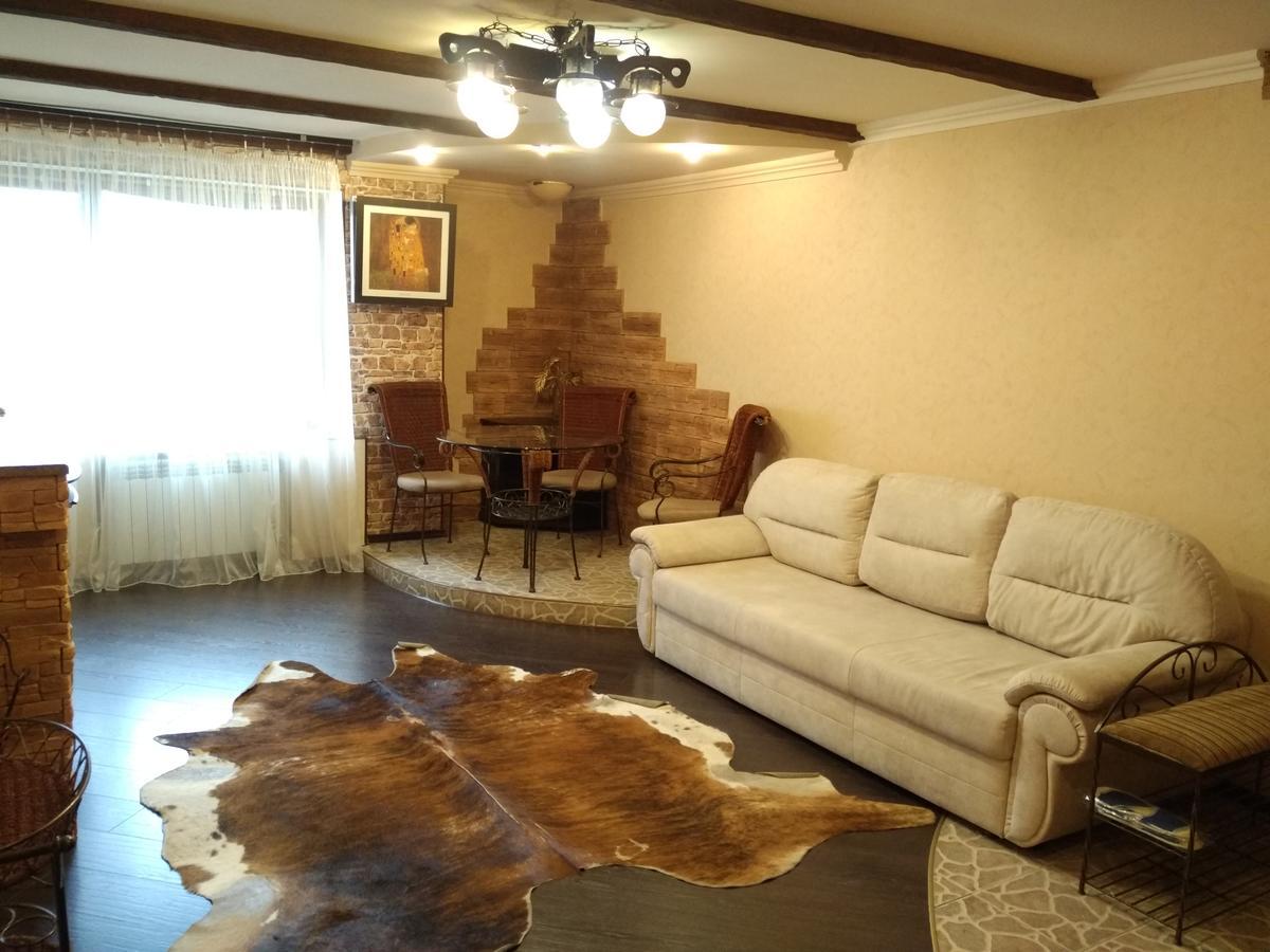 Hotel Service Predslava On Antonovicha Street キエフ エクステリア 写真